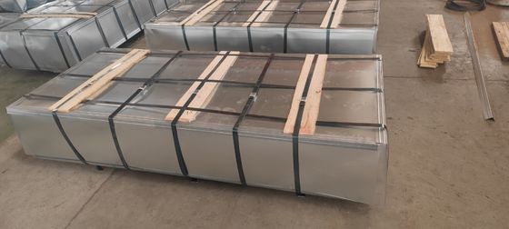 kopen 15-20 Micron Polyester +5 Micron Primer voorgecoat staalplaat met 700mm-1250mm breedte en hoge recycleerbaarheid voor dakbedekking en bekleding online manufacture