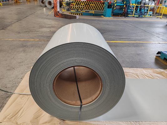 kopen Voorgeverfde stalen spoel met een achterlaagdikte van 5-7 μm 508/610 mm Spoel ID en 3-8 MT spoelgewicht voor bouw en productie online manufacture